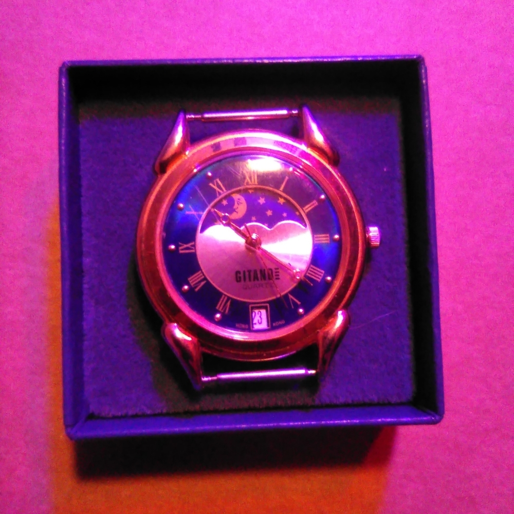 Watch - Picture 2 of 4